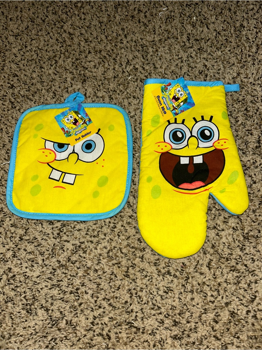 SpongeBob Kids Oven Mitt and Pot Holder Set